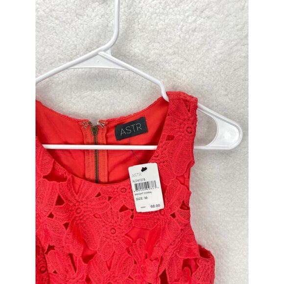 ASTR Floral Lace Dress Women’s Size M Red Textured Sleeveless Cocktail NWT - Picture 4 of 10